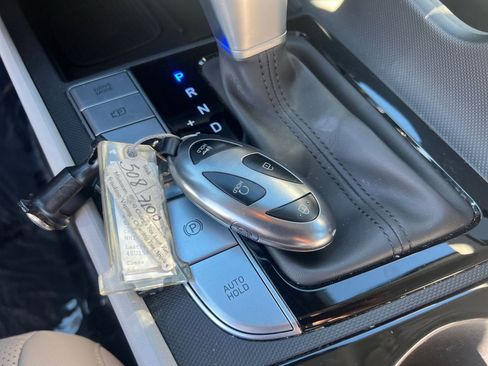 Used 2025 Hyundai Elantra Limited image 22