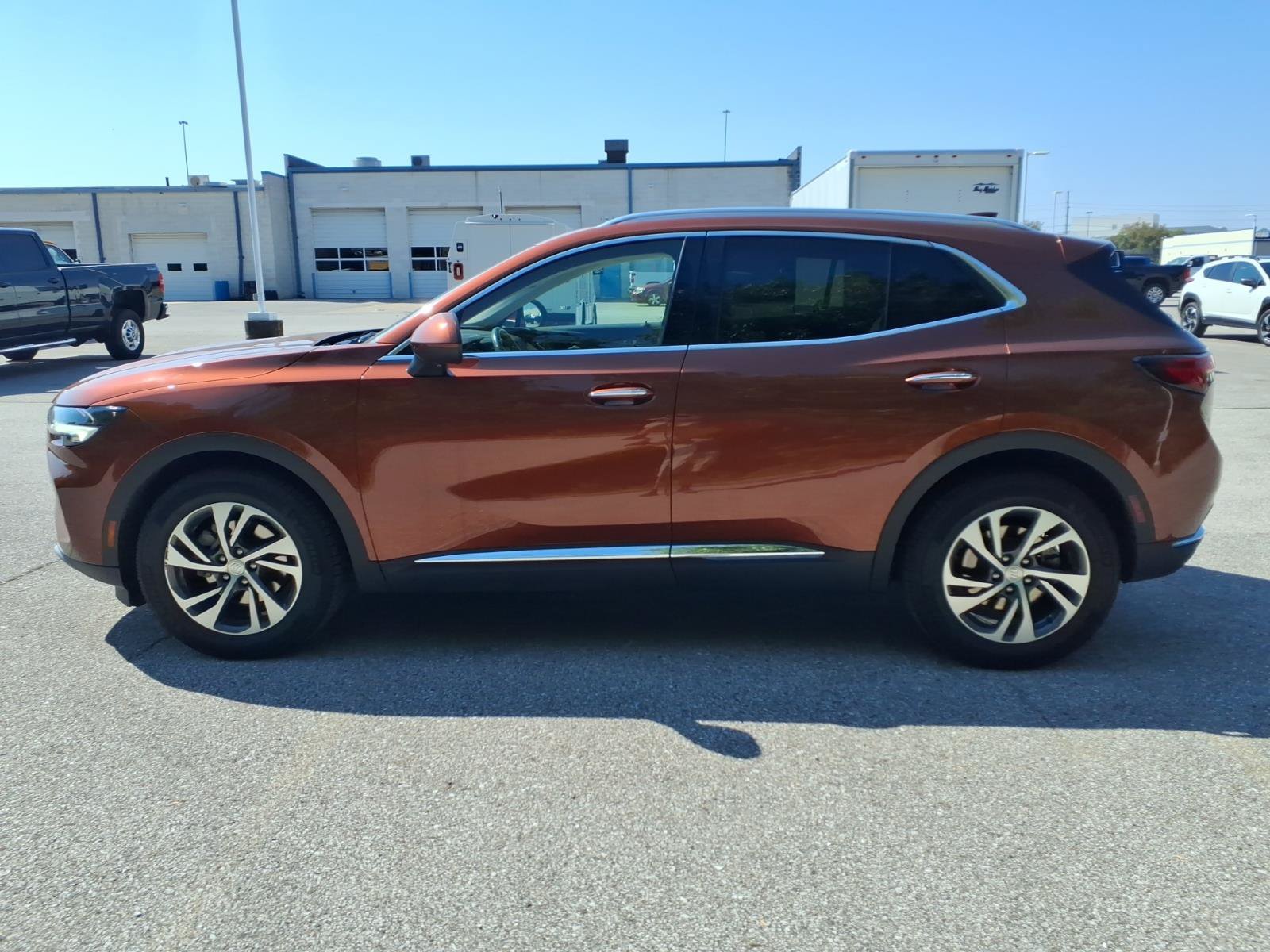Used 2021 Buick Envision Essence w/ Technology Package I AWD/4WD image 4