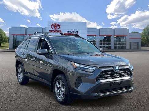 Certified 2022 Toyota RAV4 XLE w/ Convenience Package AWD/4WD image 2
