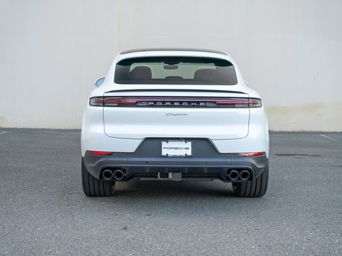 Certified 2025 Porsche Cayenne Coupe AWD/4WD image 7