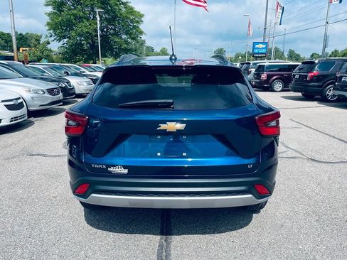Used 2024 Chevrolet Trax LT FWD image 5
