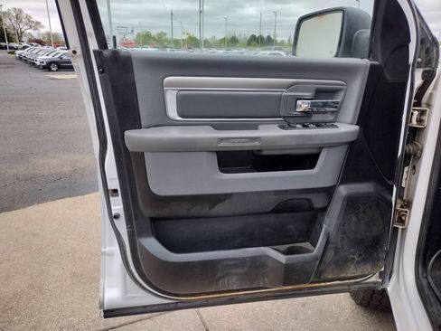Used 2019 RAM 1500 Classic SLT w/ SLT Plus D←cor Group AWD/4WD image 25
