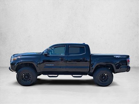Used 2022 Toyota Tacoma TRD Sport w/ Technology Package RWD image 8