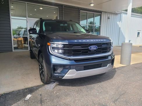 New 2026 Ford Expedition Platinum AWD/4WD image 2