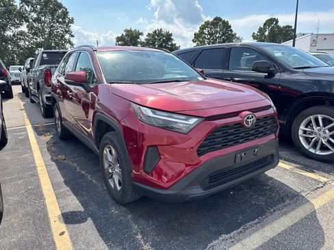 Used 2025 Toyota RAV4 XLE AWD/4WD image 7