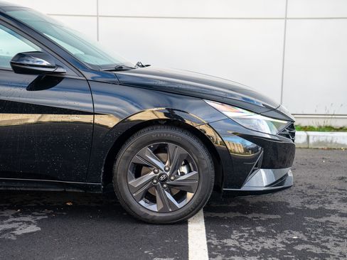 Used 2021 Hyundai Elantra SEL w/ Convenience Package image 9