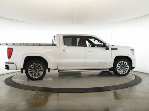 Used 2025 GMC Sierra 1500 Denali Ultimate image 6