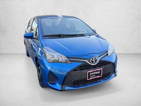 Used 2017 Toyota Yaris L image 3