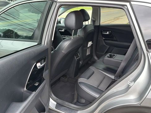 Used 2022 Kia Niro EX FWD image 34