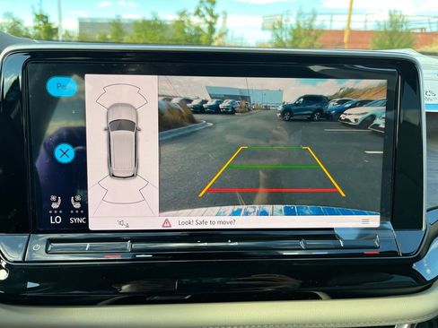 New 2026 Volkswagen Atlas SE image 14