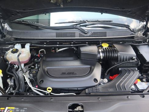 Used 2023 Chrysler Voyager LX FWD image 32