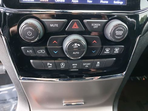 Used 2019 Jeep Grand Cherokee Altitude RWD image 22