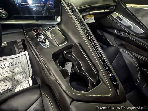 Used 2024 Chevrolet Corvette Stingray Premium Conv w/ Z51 Performance Package image 21