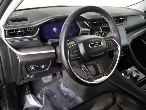 Used 2024 Jeep Grand Cherokee Limited AWD/4WD image 28