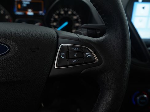 Used 2017 Ford Escape Titanium image 18