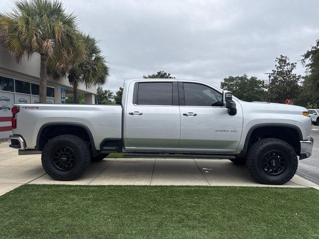 Used 2022 Chevrolet Silverado 2500 LTZ AWD/4WD image 2