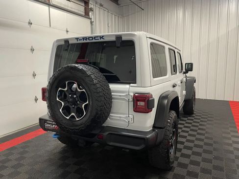 Used 2022 Jeep Wrangler Unlimited Rubicon 4xe AWD/4WD image 19