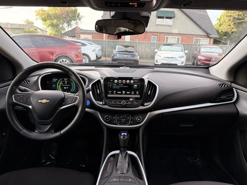 Used 2017 Chevrolet Volt LT FWD image 11