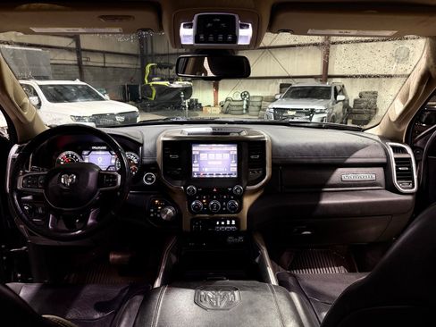 Used 2019 RAM 1500 Laramie AWD/4WD image 28