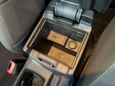 Used 2016 Ford Focus SE w/ SE Cold Weather Package image 30