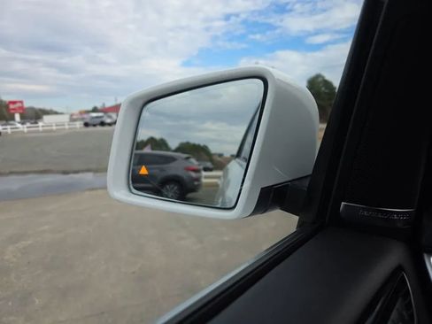 Used 2018 Mercedes-Benz GLE 350 4MATIC image 25