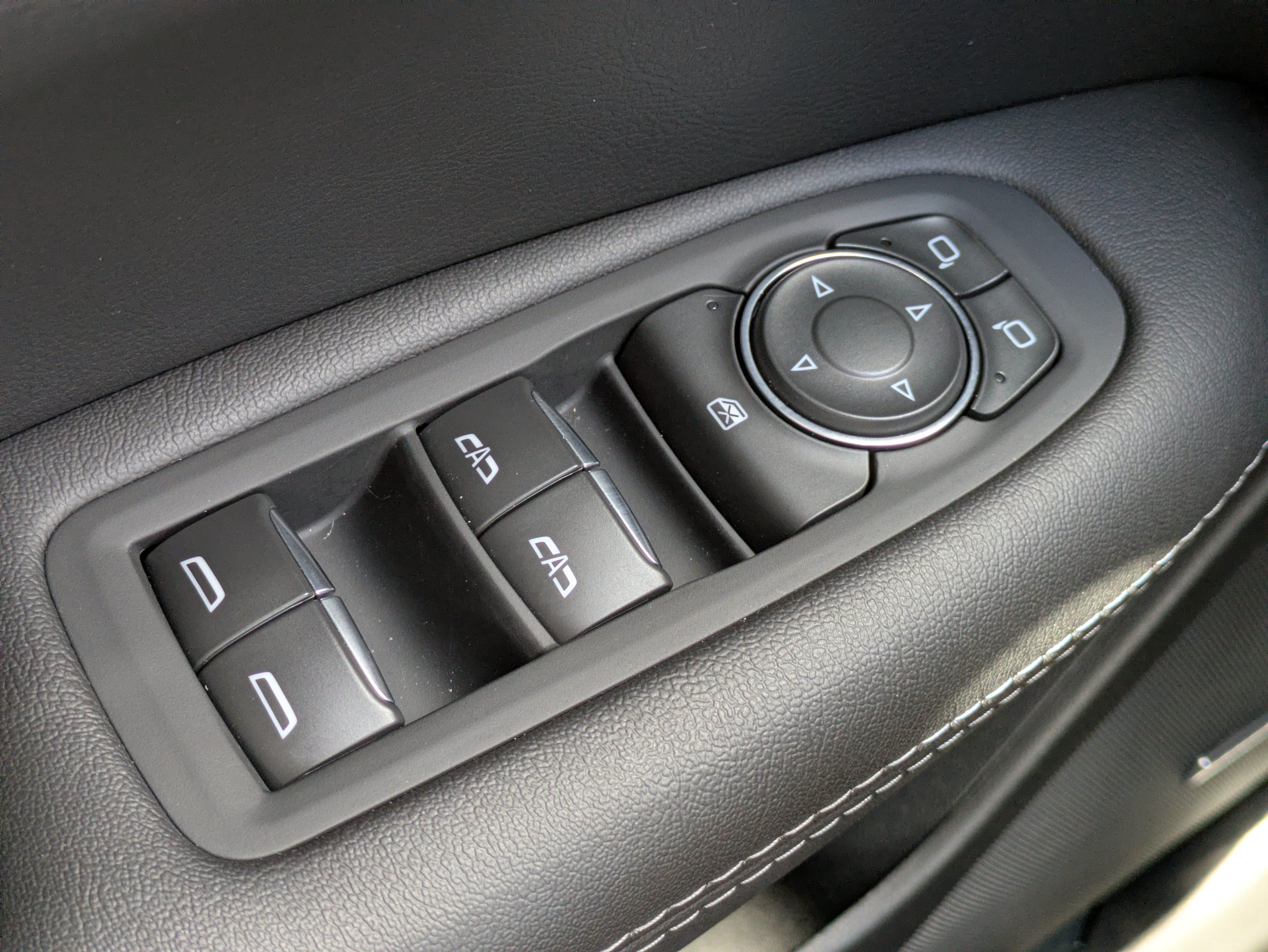 Certified 2025 Cadillac XT5 Luxury FWD image 18