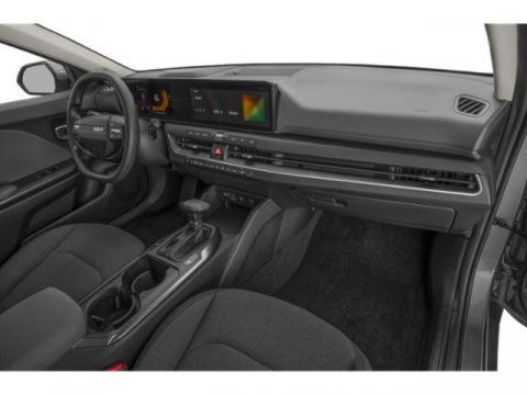 Certified 2025 Kia K4 FWD image 17