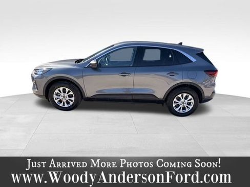 Used 2023 Ford Escape Active image 3