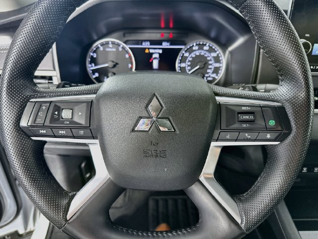 Used 2024 Mitsubishi Outlander SE AWD/4WD image 20