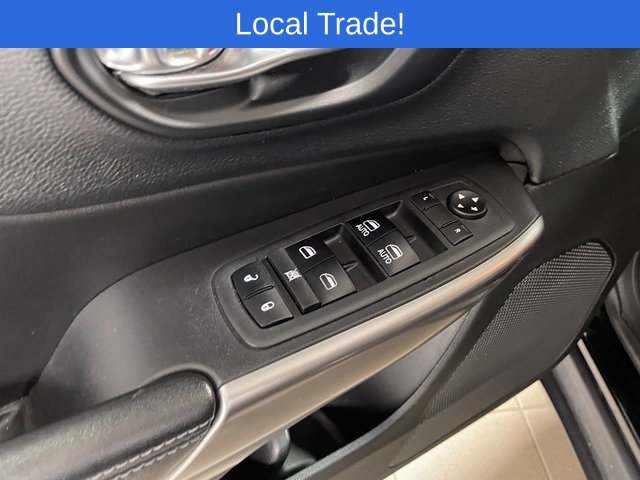 Used 2019 Jeep Cherokee Latitude Plus AWD/4WD image 19