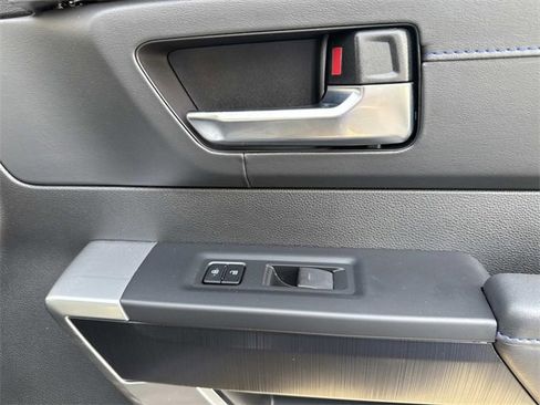 Used 2025 Toyota Sequoia Platinum image 20