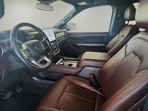Used 2024 Ford Expedition Limited image 14