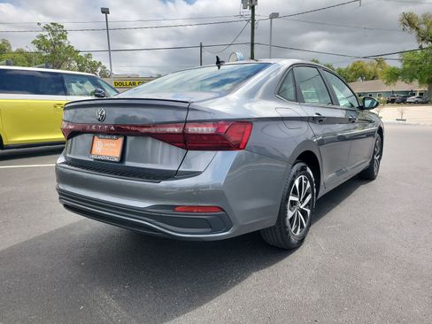 Certified 2025 Volkswagen Jetta S image 6