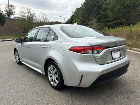 Used 2025 Toyota Corolla LE image 7
