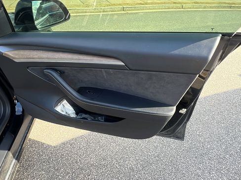 Used 2022 Tesla Model 3 image 19