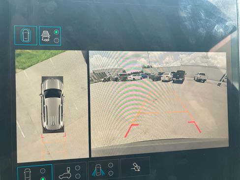 Used 2025 GMC Acadia Elevation FWD image 25