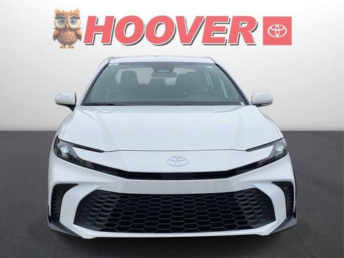 Used 2026 Toyota Camry SE FWD image 8