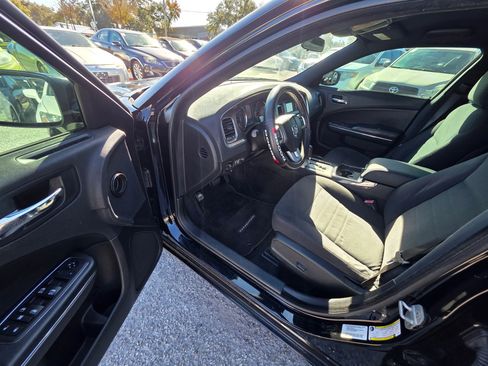Used 2012 Dodge Charger SE image 10