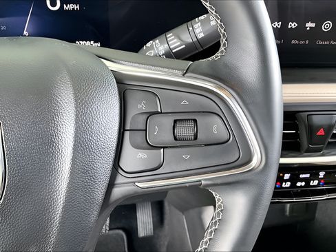 Used 2024 Buick Encore GX Avenir FWD image 11