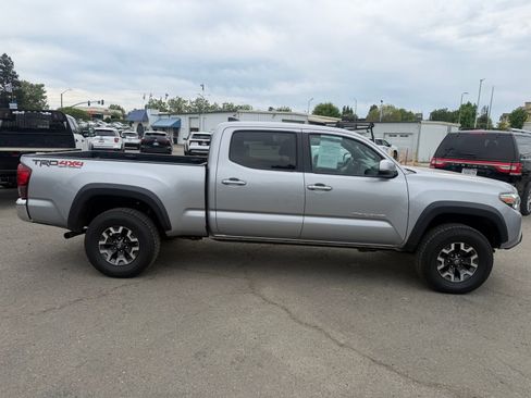 Used 2019 Toyota Tacoma TRD Off-Road w/ TRD Premium Off Road Package image 6