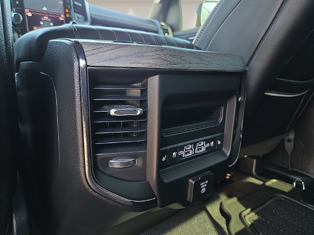 Used 2025 RAM 1500 Limited AWD/4WD image 11