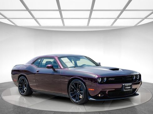 Used 2022 Dodge Challenger R/T Scat Pack w/ T/A Package RWD image 5