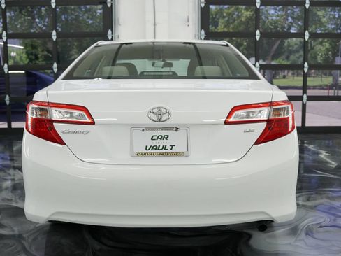 Used 2013 Toyota Camry LE FWD image 11