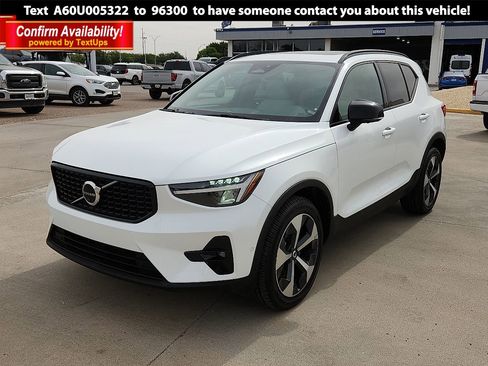 Used 2023 Volvo XC40 B4 Ultimate FWD image 1