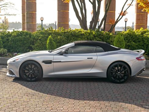 Used 2016 Aston Martin Vanquish Volante image 38