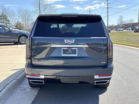 Used 2025 Cadillac Escalade Premium Luxury w/ Touring Package image 18