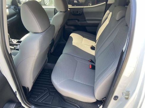 Used 2022 Toyota Tacoma SR w/ SR Convenience Package RWD image 18