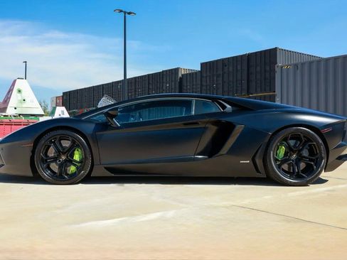 Used 2012 Lamborghini Aventador LP 700-4 image 4