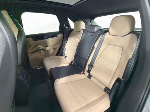 Certified 2026 Porsche Cayenne AWD/4WD image 25