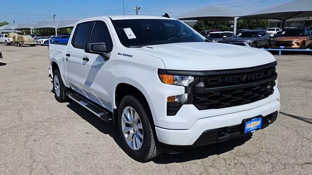 Used 2024 Chevrolet Silverado 1500 Custom RWD image 2